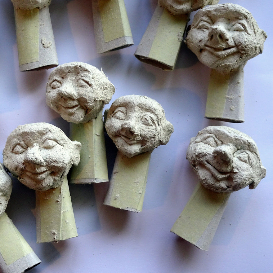 Figuren entstehen - schon sind die Köpfe entstanden