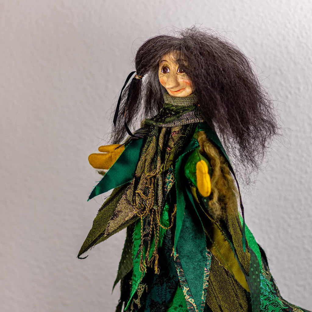 Handpuppen - normalgrosse Hände - Waldfrau H53015