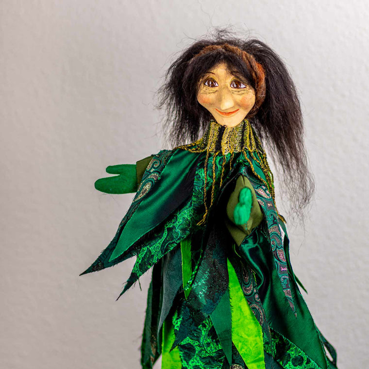 Handpuppen - normalgrosse Hände - Waldfrau H53017