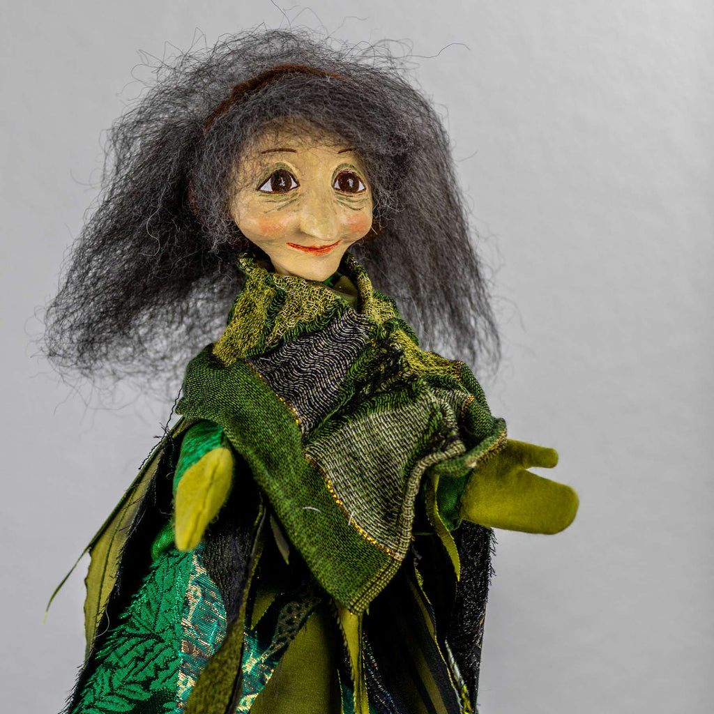 Handpuppen - normalgrosse Hände - Waldfrau H53023